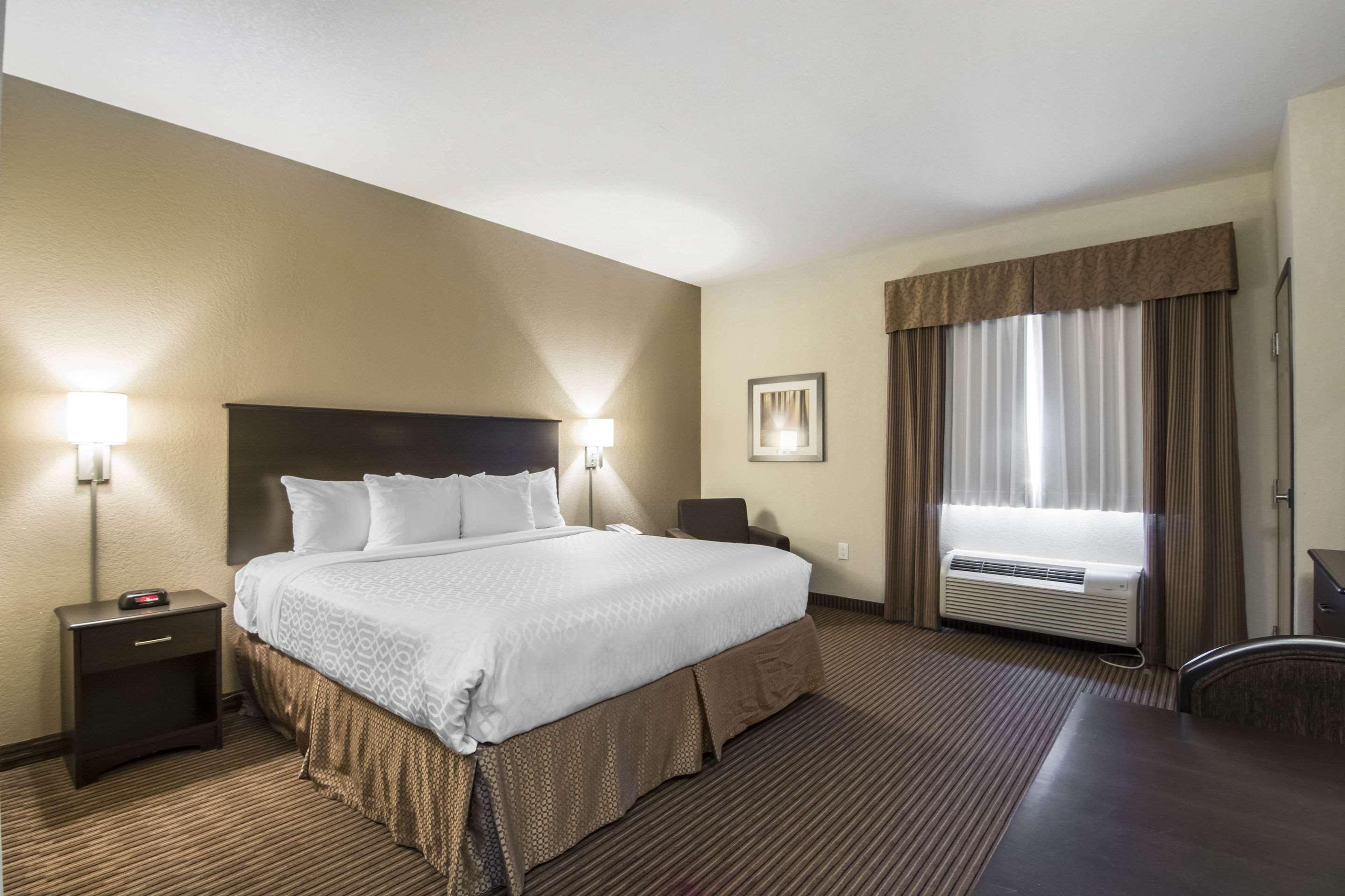Quality Inn & Suites Thompson Eksteriør billede