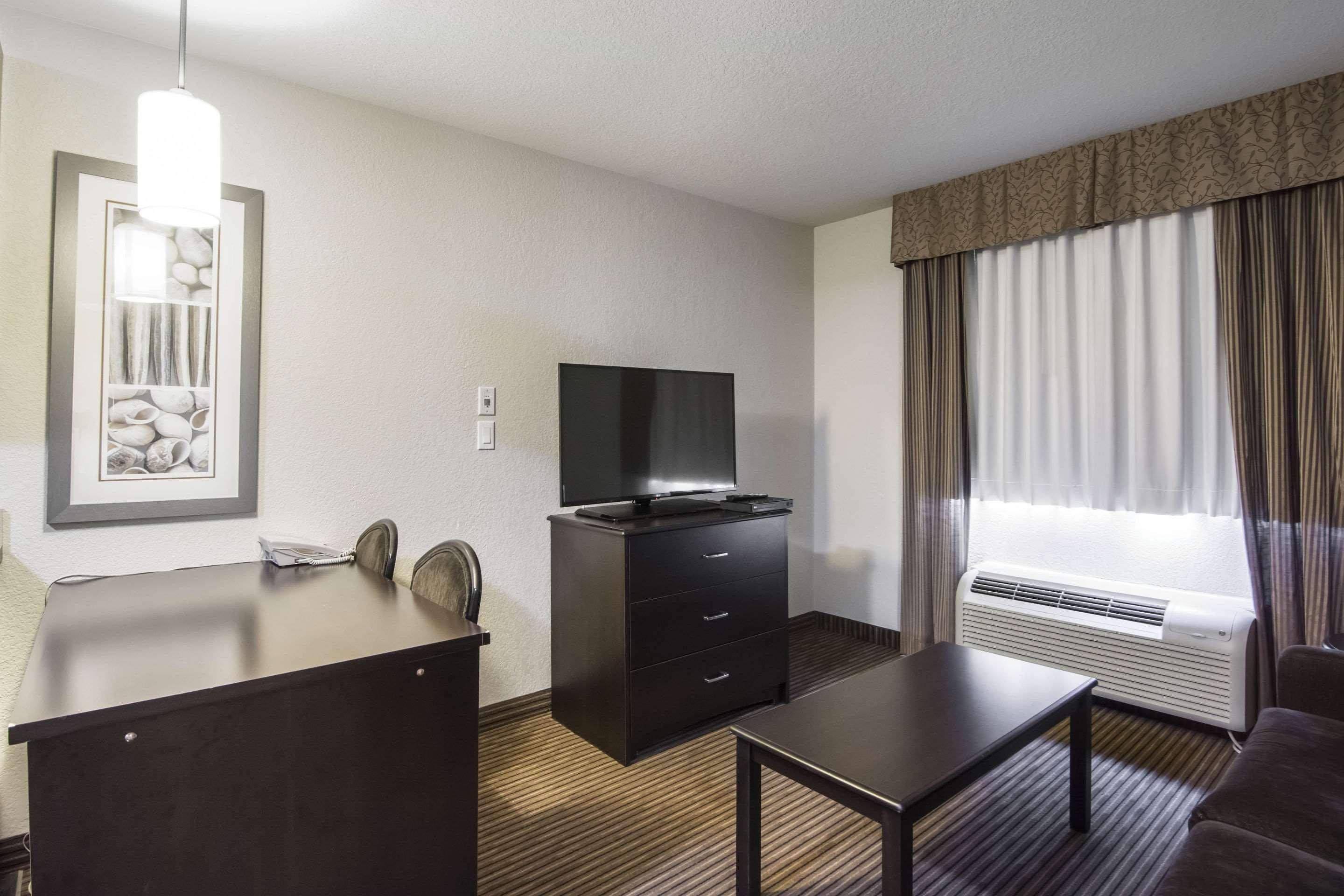 Quality Inn & Suites Thompson Eksteriør billede